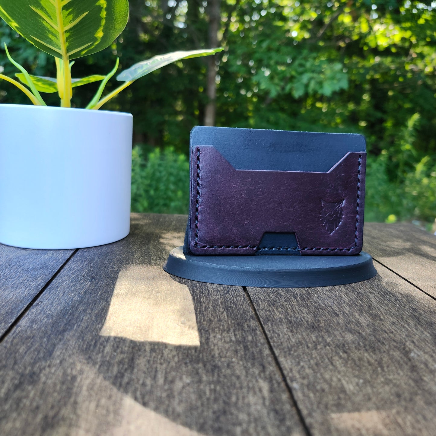 The Nest Pedestal – 3D Printed Display Stand for Leather Wallets and EDC Gear